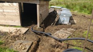 Laying drainage pipe