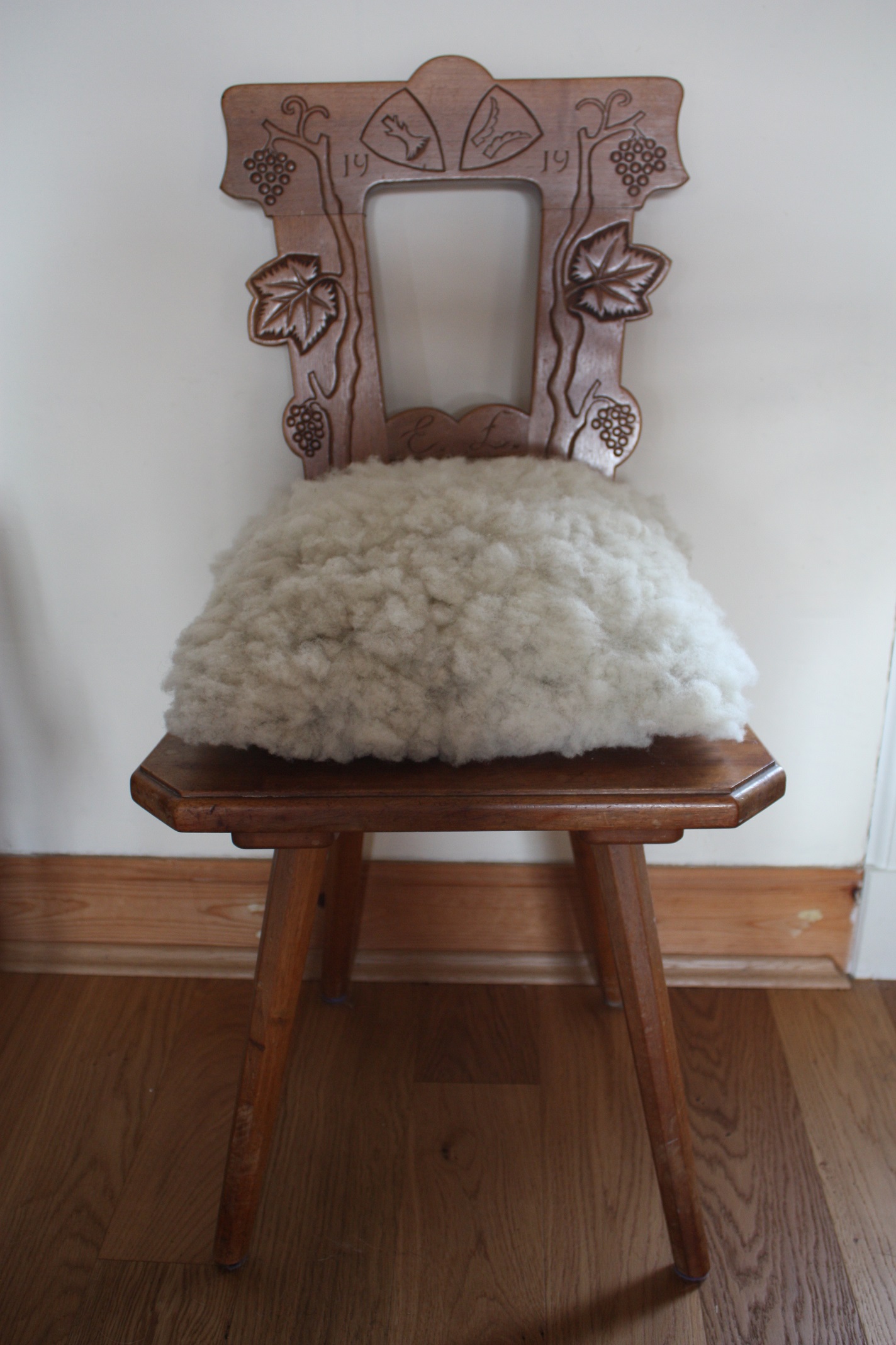 Homegrown, felted fleece “sheepskin” cushion, natural cream – Coloured Ryeland fleece - Image 4