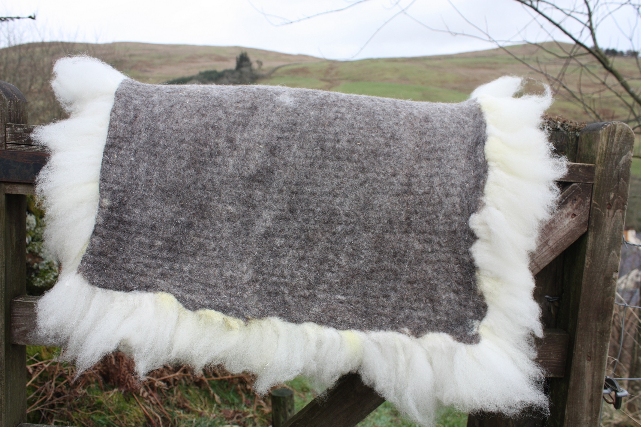 Felted fleece “sheepskin” rug, natural cream, ivory – Mule fleece – Mandy - Image 2