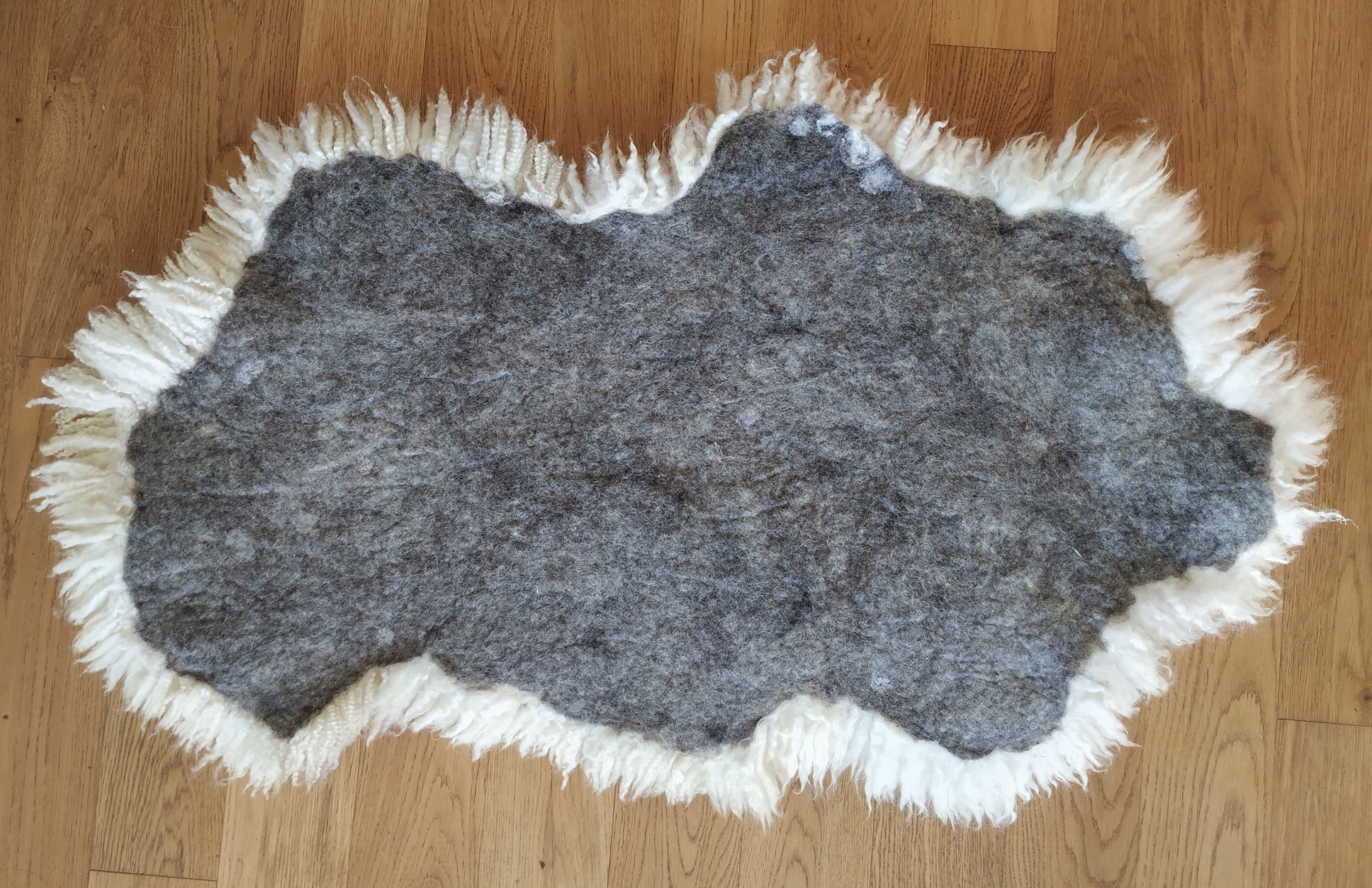 Felted fleece "sheepskin" rug, cream, long, 'shaggy' locks, 39" x 22" - Cheviot Hog fleece - Image 3