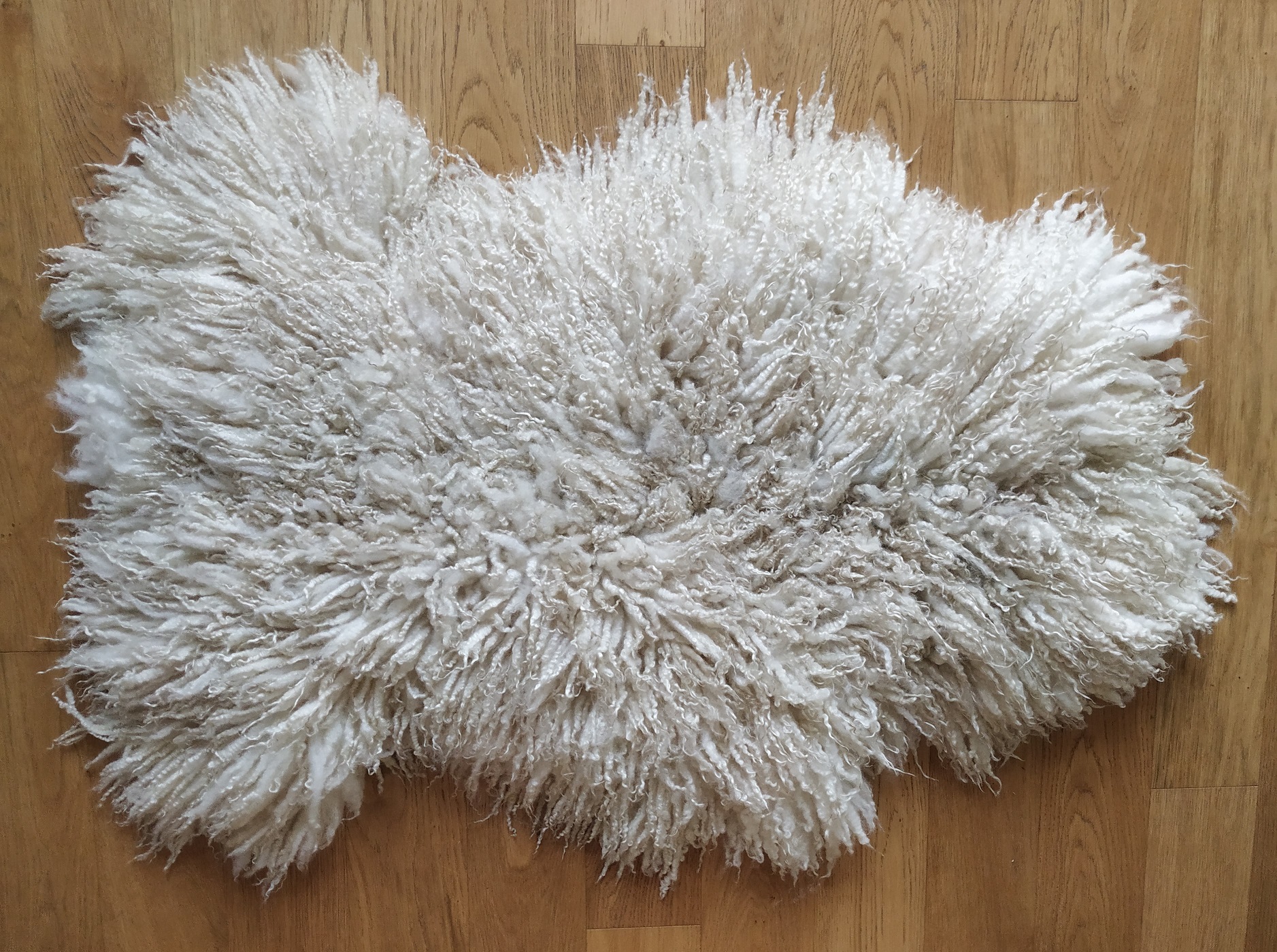 Felted-fleece, sheep-friendly, “sheepskin” rug – natural cream – Scotch Mule Hog fleece – 36” x 23” - Image 2