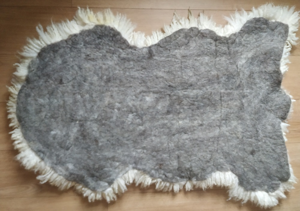 Felted-fleece “sheepskin” rug – natural ivory – Blue Faced Leicester fleece – 40” x 25” - Image 3
