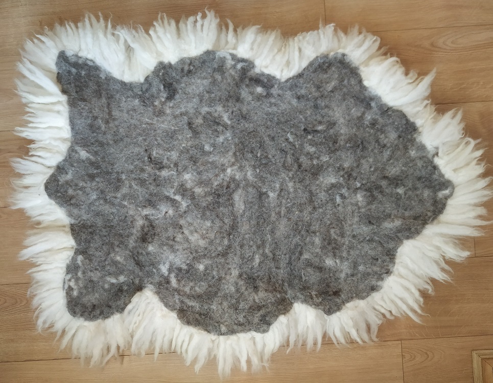 Felted-fleece “sheepskin” rug – natural creamy-white – Cheviot hog (shearling) fleece – 34” x 26” - Image 2